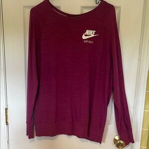 Women’s Nike Long Sleeved Shirt. Size XL.